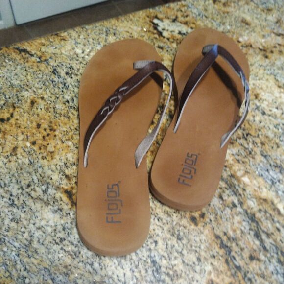 Flojos Brown Flip Flop Sandals Women's Size 9.5 Serenity Soft Comfy Lightweight - Picture 2 of 7